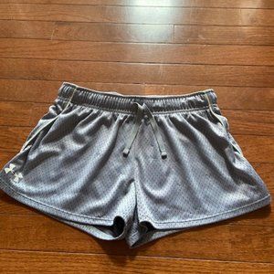 Under Armour Hear Gear Shorts -  girls- size YLG